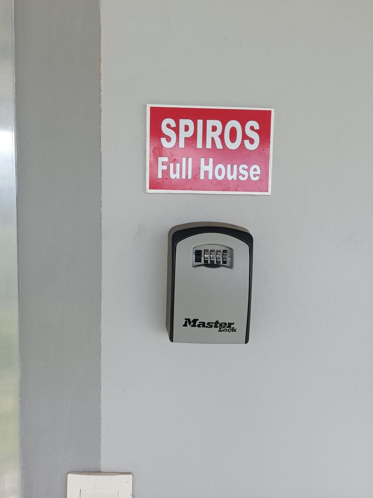 Spiros Full House In *